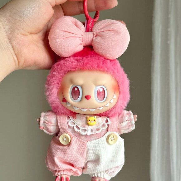 [BUNDLE of 2] Labubu Outfits – Pink & Green Overall Sets with Bows 🎀 - Picture 5 of 8